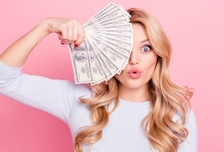 女人找到每月投资100美元的方法